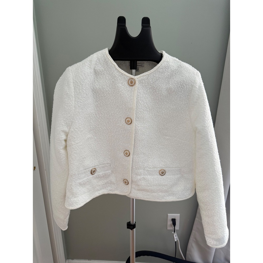 Free Assembly NWT White Tweed Cropped Jacket Gold Button Quiet Luxury